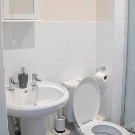 Lovely 3-Bedroom Apartment In Colchester Buitenkant foto
