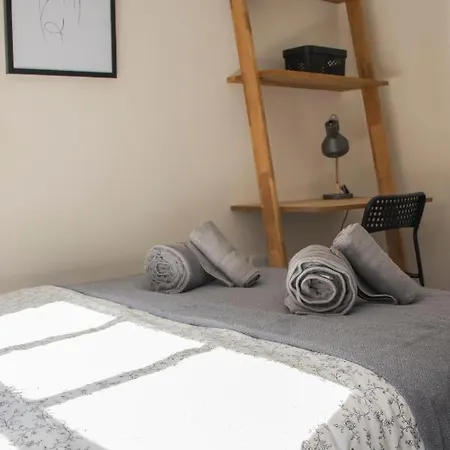 Lovely 3-Bedroom Apartment In Colchester Buitenkant foto